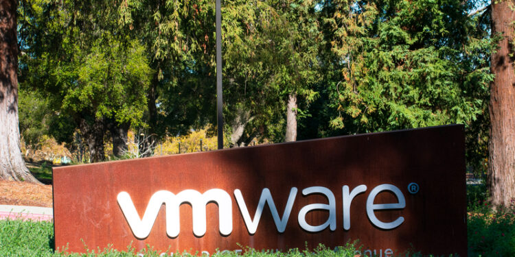 Mejore su infraestructura con VMware vSphere+ y VMware vSAN