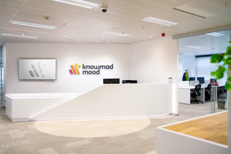knowmadmood-directortic-cambio identidad-tai editorial-españa