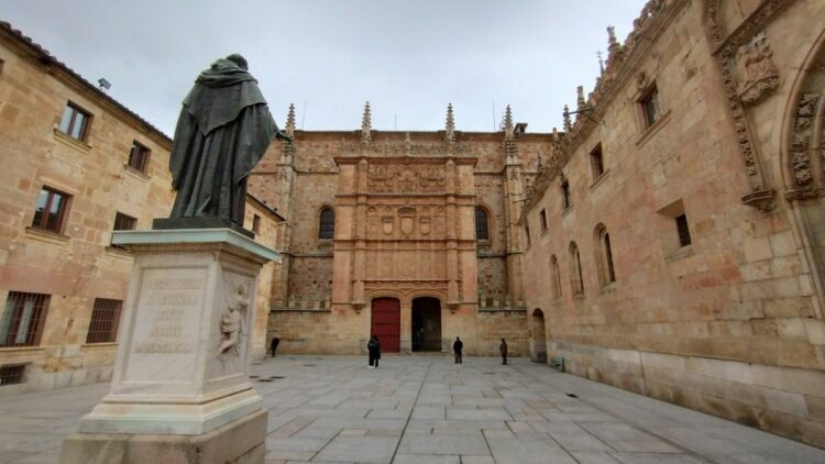 Crayon Universidad de Salamanca - Director TIC - IBM SPSS - Caso de éxito - Tai Editorial España