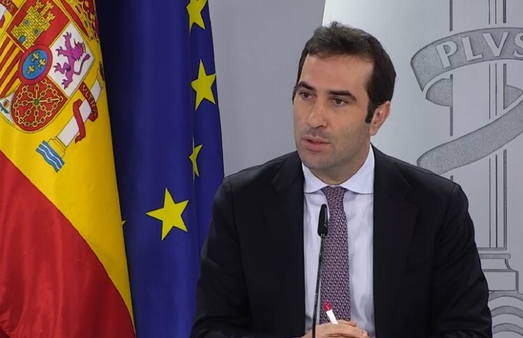 El Gobierno autoriza al grupo saudí STC la compra de casi el 10 % de Telefónica