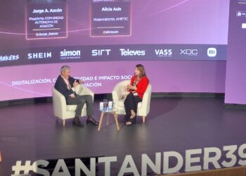 Jorge Azcón: “Lo que estamos haciendo en Aragón se puede hacer en España”