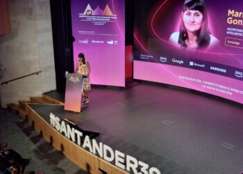 González Veracruz destaca en Santander “el papel estratégico de la digitalización” para el bienestar social y económico