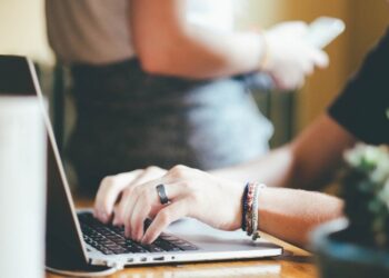 B2Group adquiere Aitire-Directortic