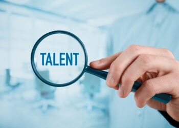 escasez-de-talento-riesgo-empresarial-Directortic