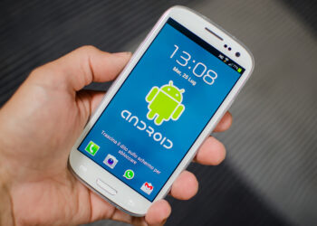 Bruselas presiona a Google para abrir sus servicios de IA a la competencia