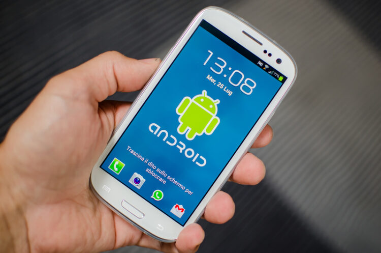 Bruselas presiona a Google para abrir sus servicios de IA a la competencia