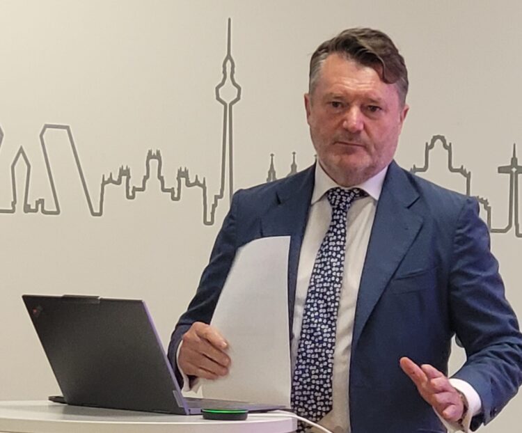 Alberto-Ruano-anuncia-su-despedida-de-Lenovo-Directortic