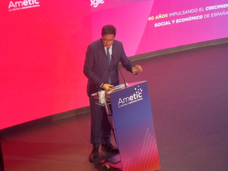 Óscar López se muestra “absolutamente convencido” de que España albergará una de las tres grandes gigafactorías europeas