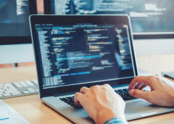 programador junior aumentado-directortic