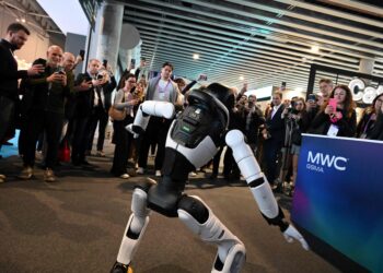 MWC2027-Directortic